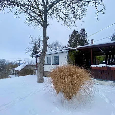 Szegfu33 Vendeghaz * Zebegeny