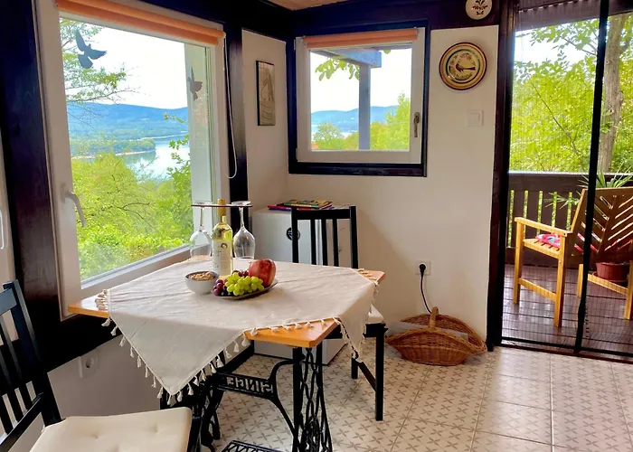 Szegfu33 Vendeghaz * Zebegeny