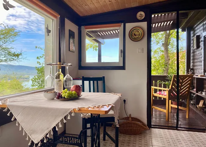 Szegfu33 Vendeghaz * Zebegeny